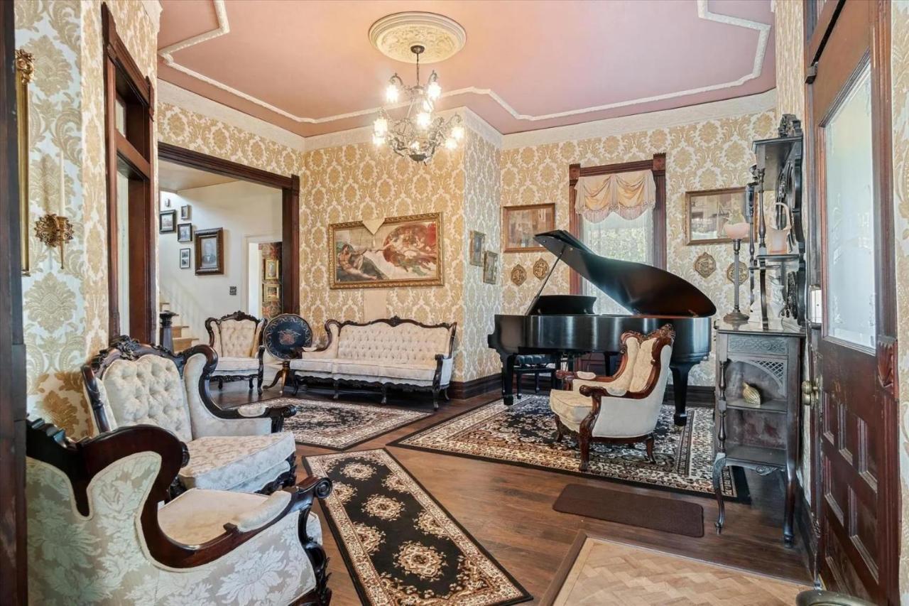 Four Winds Victorian Venue & Suites Bonham Eksteriør bilde