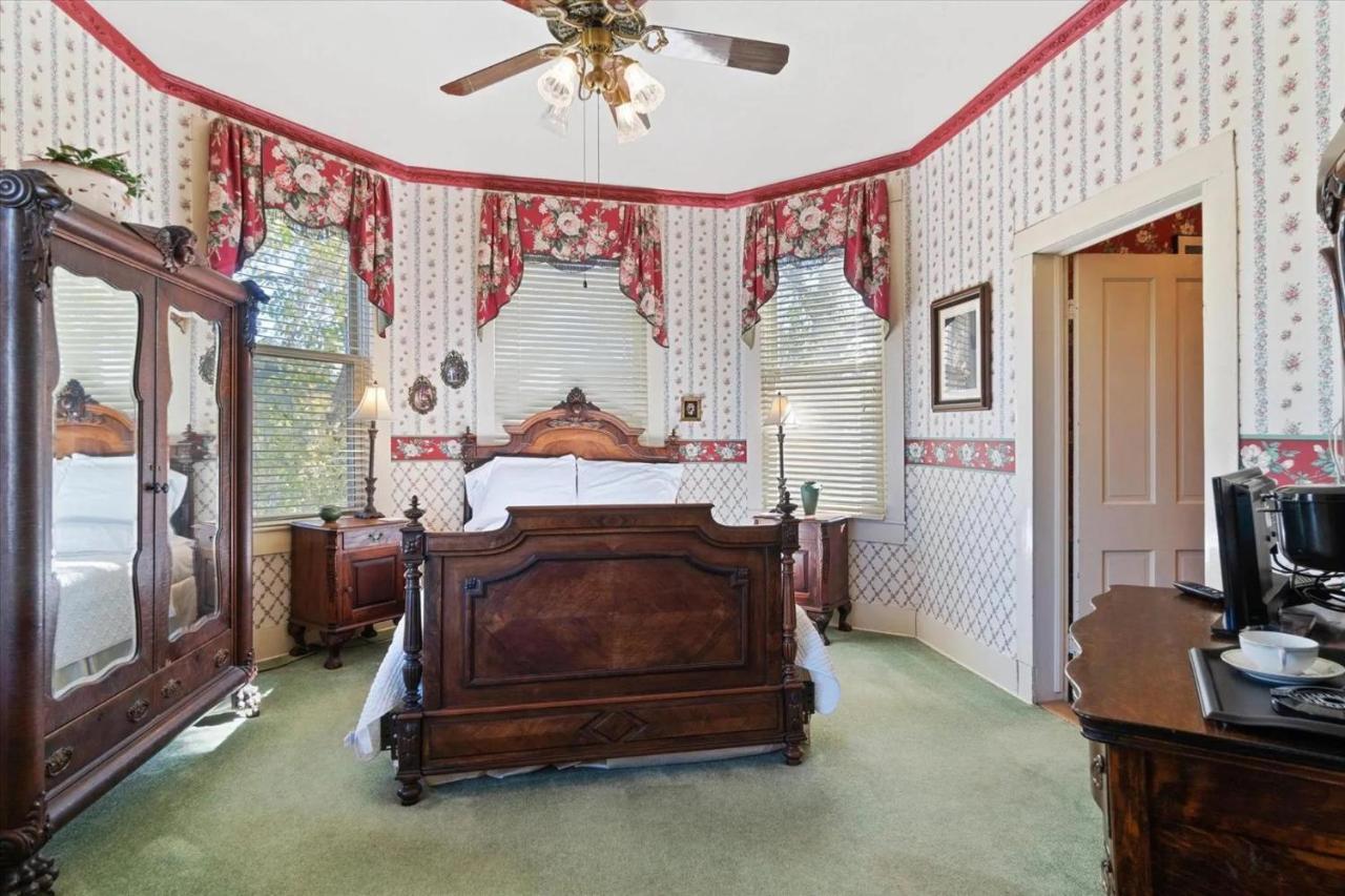 Four Winds Victorian Venue & Suites Bonham Rom bilde